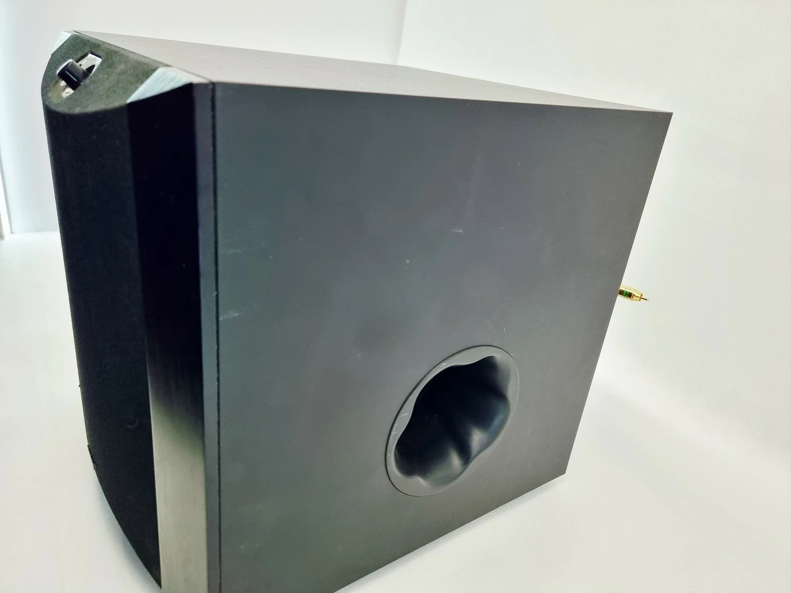 subwoofer-yamaha-ns-sw300-aktywny-250w-czarny-moc-znamionowa-rms-250