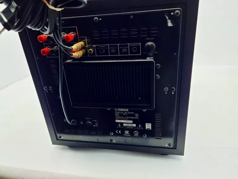 subwoofer-yamaha-ns-sw300-aktywny-250w-czarny-marka-248811-1145078