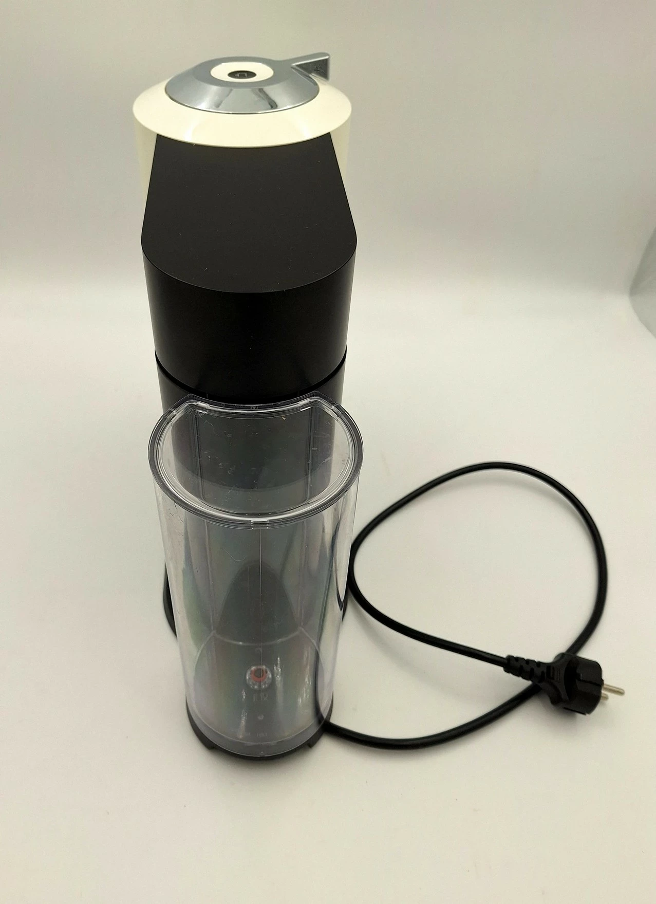 ekspres-kapsulkowy-nespresso-vertuo-next-stan-11323-2