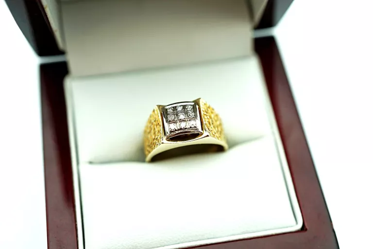 ZŁOTY PIERŚCIONEK Z BRYLANTAMI PR: 585 5.50G 0.12CT R: 11 14K CERTYFIKAT