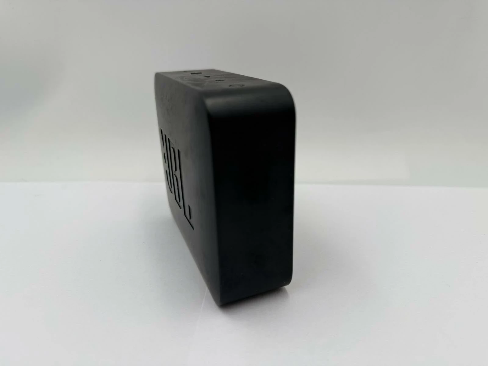 glosnik-jbl-go-2-moc-300