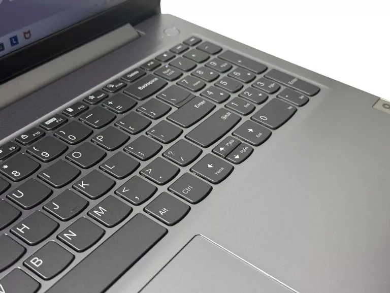 LAPTOP LENOVO IDEAPAD SLIM 3  16GB 1TB  W11 HOME