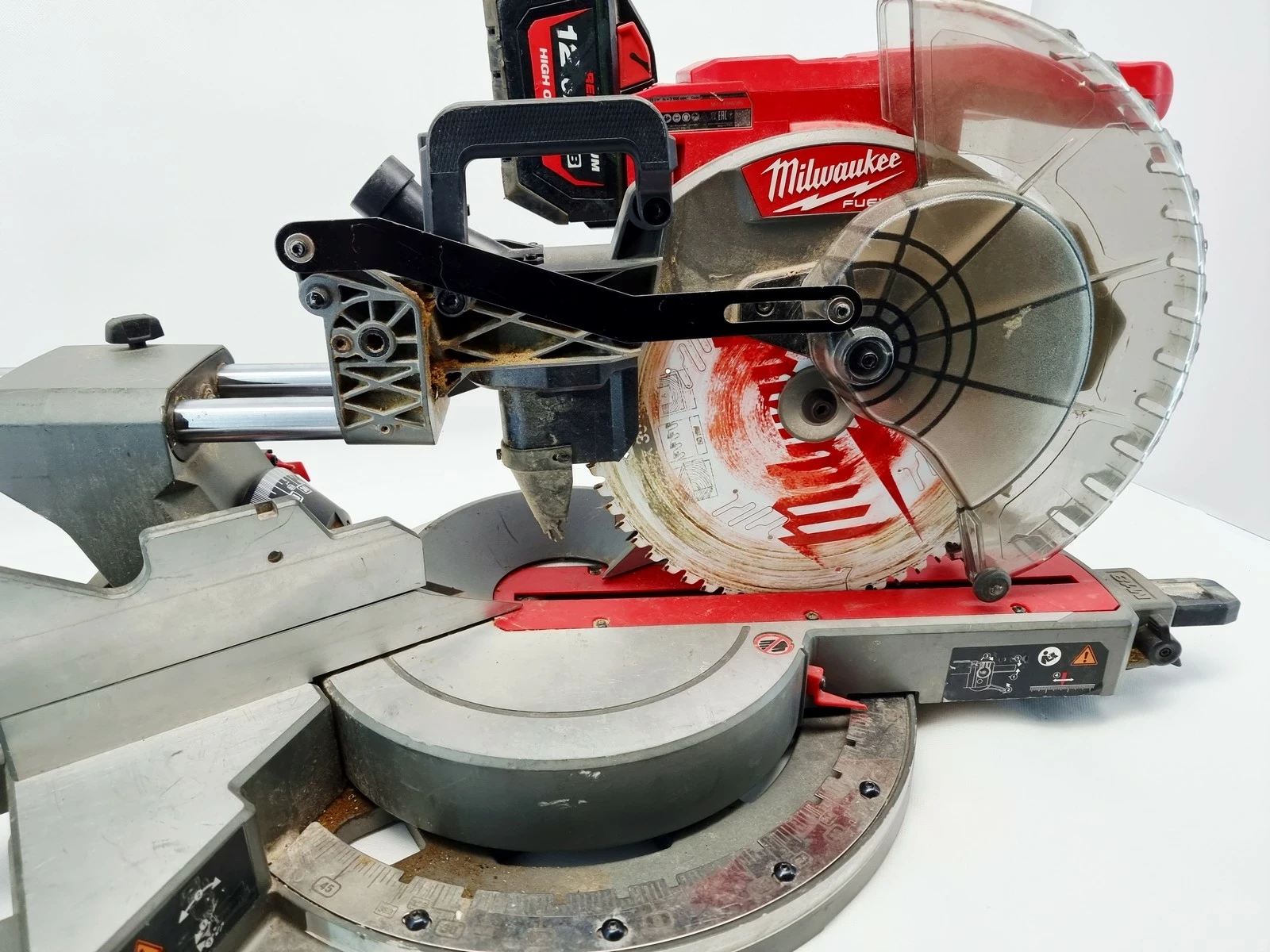 pilarka-ukosowa-m18-fms305-0-z-posuwem-milwaukee-stan-11323-2