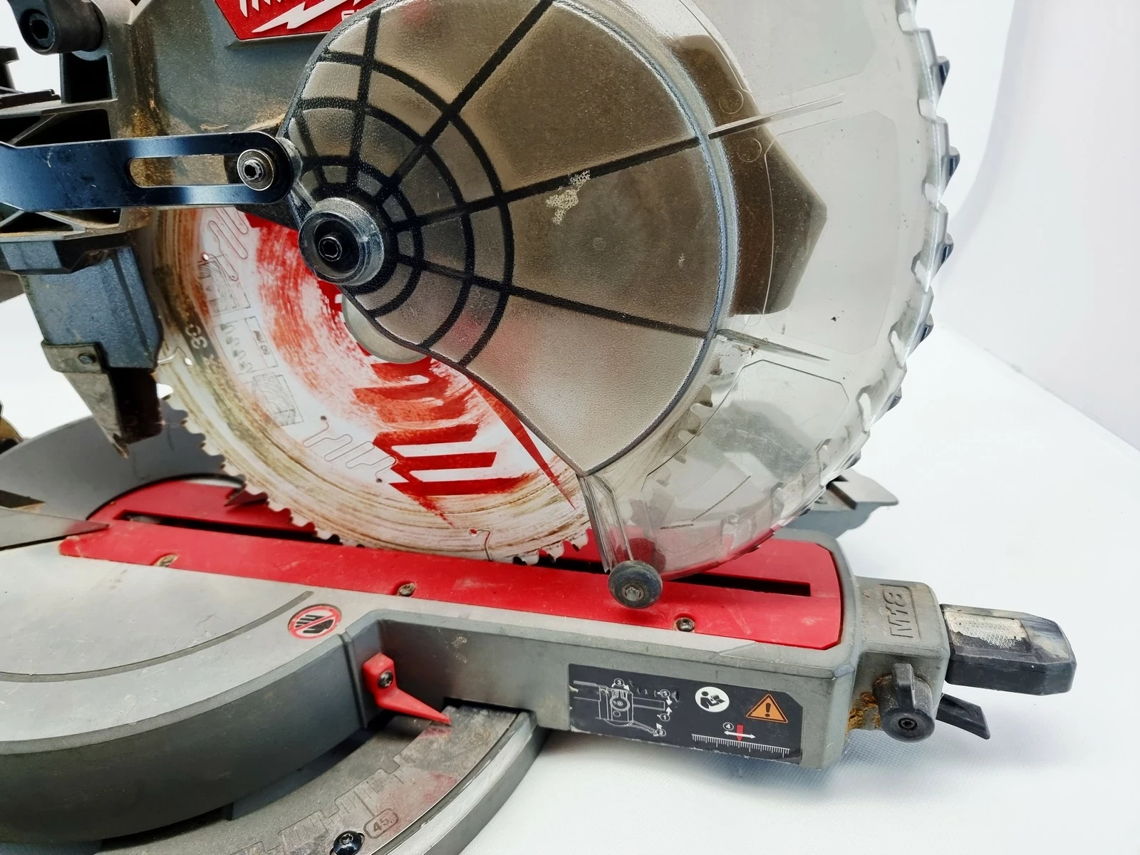 pilarka-ukosowa-m18-fms305-0-z-posuwem-milwaukee-srednica-tarczy-30500