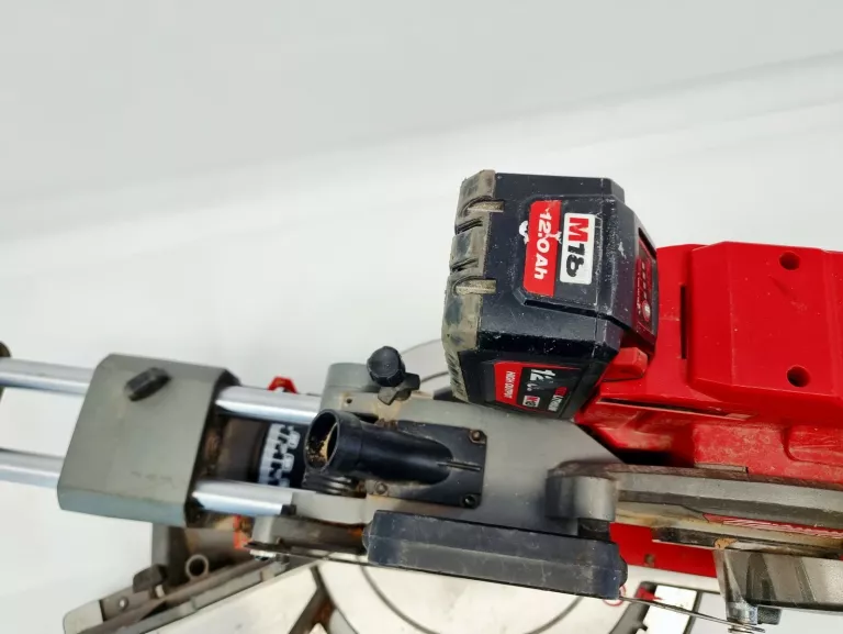 pilarka-ukosowa-m18-fms305-0-z-posuwem-milwaukee-predkosc-obrotowa-360000