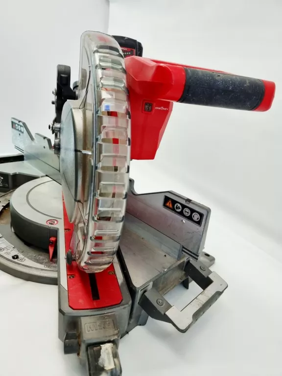pilarka-ukosowa-m18-fms305-0-z-posuwem-milwaukee-seria-m18-fms305