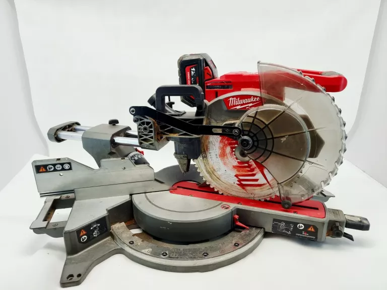 pilarka-ukosowa-m18-fms305-0-z-posuwem-milwaukee-dabrowszczakow-1811-sj-olsztyn