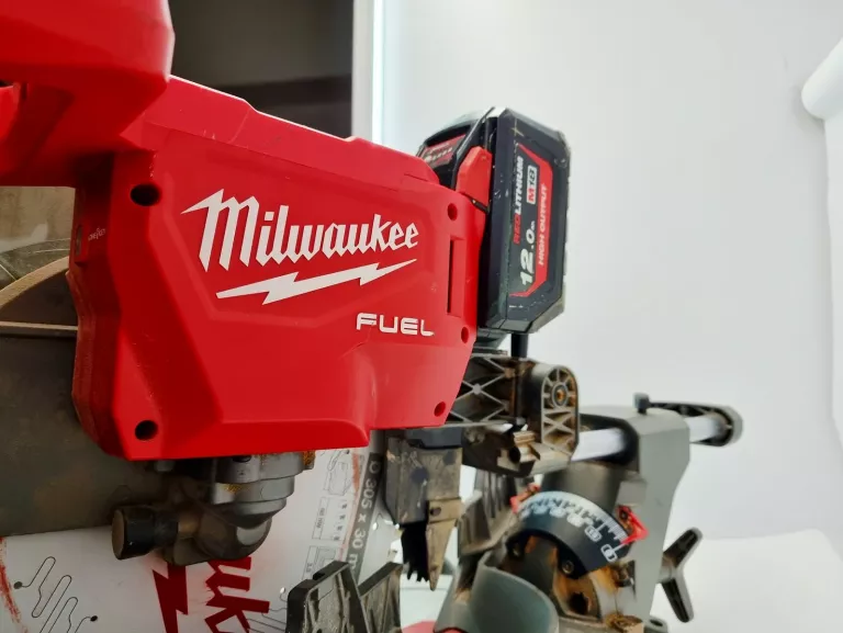 pilarka-ukosowa-m18-fms305-0-z-posuwem-milwaukee-glebokosc-ciecia-pod-katem-45-stopni-235