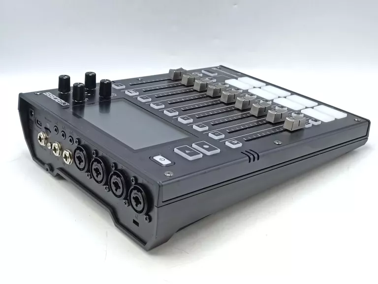 BOSS GCS-8 GIGCASTER 8 (AUDIO INTERFACE, MIXER, MULTIEFEKT)