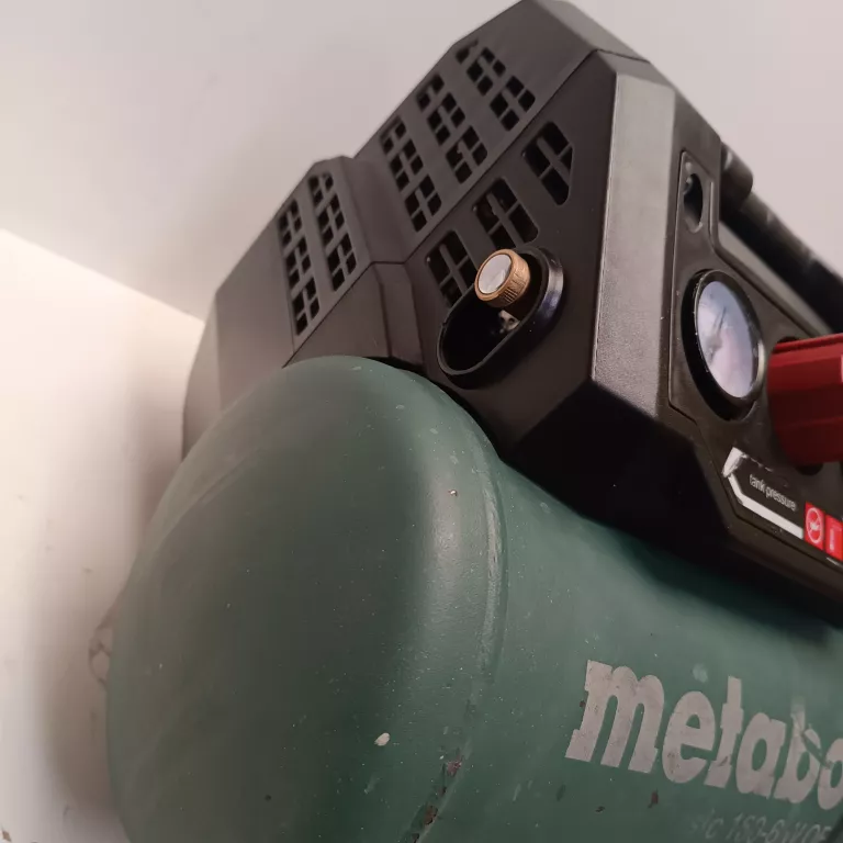 METABO KOMPRESOR SPRĘŻARKA BEZOLEJOWA BASIC 160-6 W OF 900W 6L 601501000
