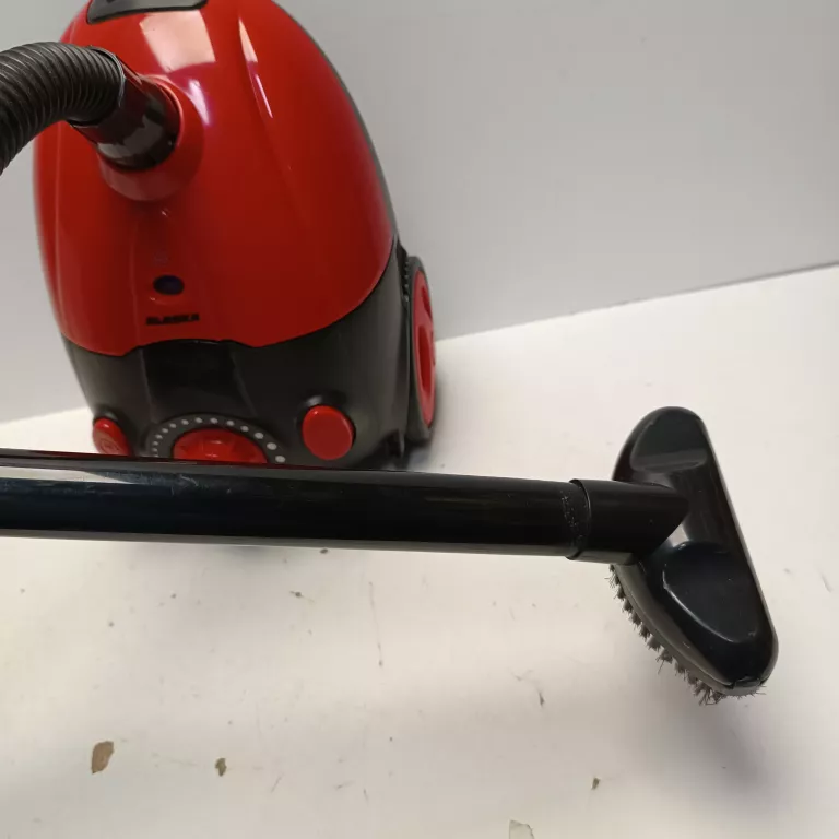 ODKURZACZ ALASKA MODEL VC1210 CZERWONY