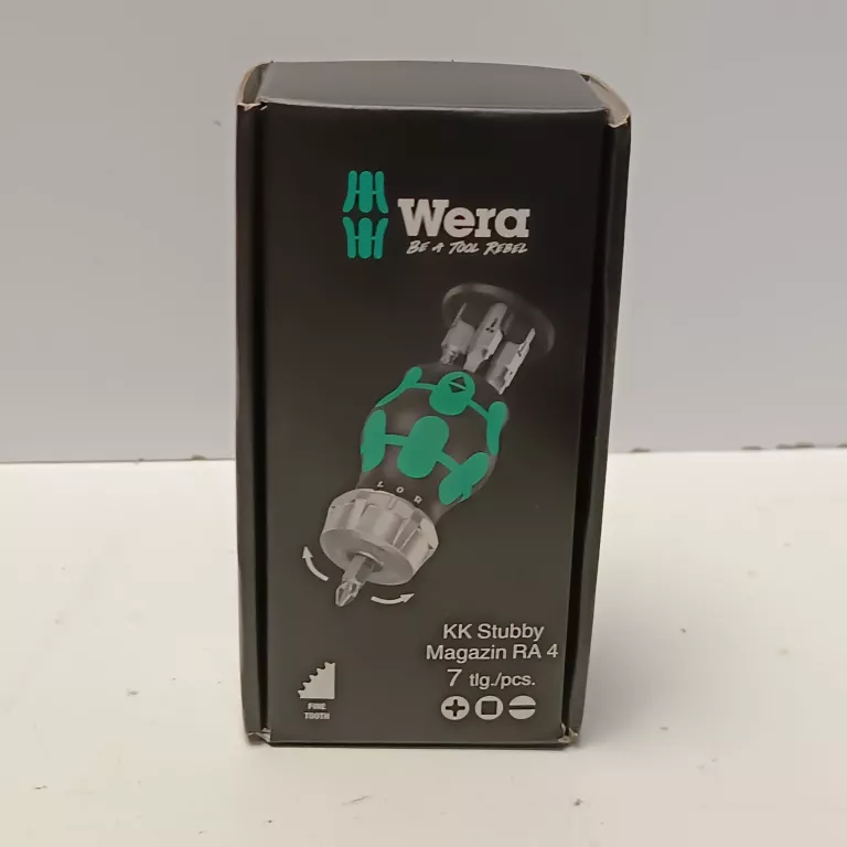 RĘKOJEŚĆ Z WBUDOWANYM MAGAZYNKIEM I ZESTAWEM BITÓW 1/4" STUBBY WERA