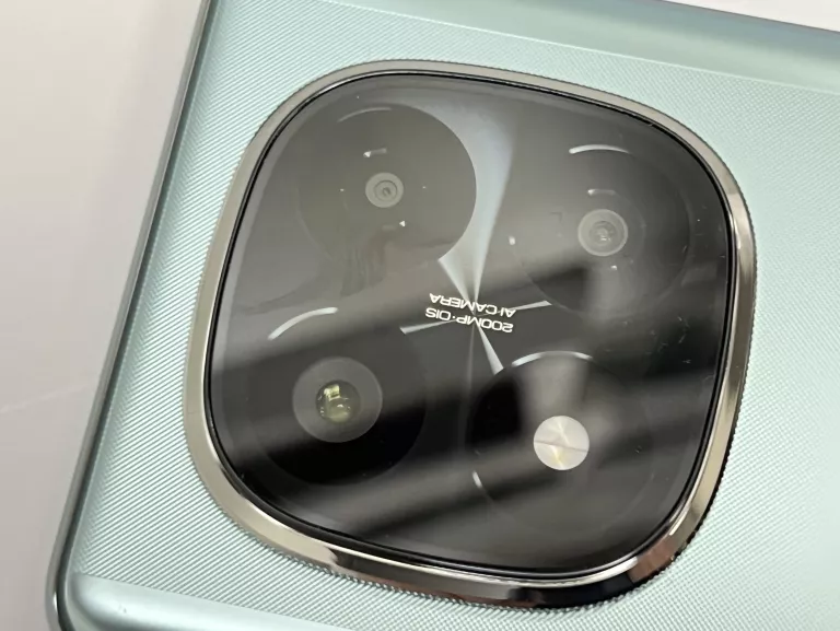 XIAOMI REDMI NOTE 14 PRO + 5G 12GB/ 512 GB OPIS!