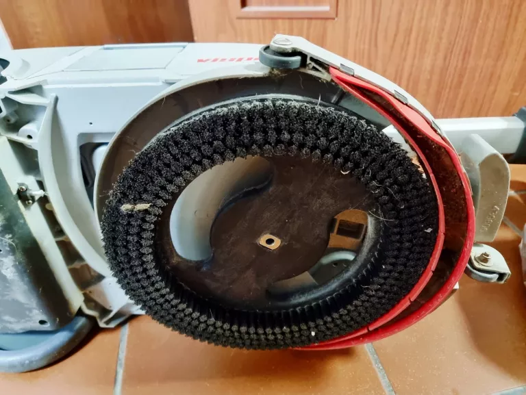 MASZYNA CZYSZCZĄCA COMAC VISPA XS B