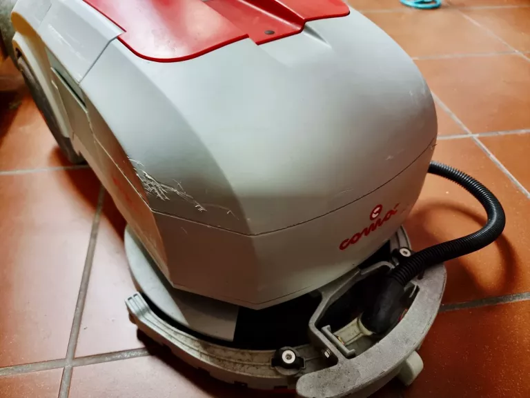 MASZYNA CZYSZCZĄCA COMAC VISPA XS B