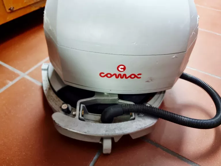 MASZYNA CZYSZCZĄCA COMAC VISPA XS B