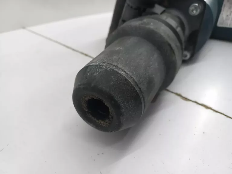 MŁOT UDAROWY BOSCH GSH 11 E DŁUTO WALIZKA