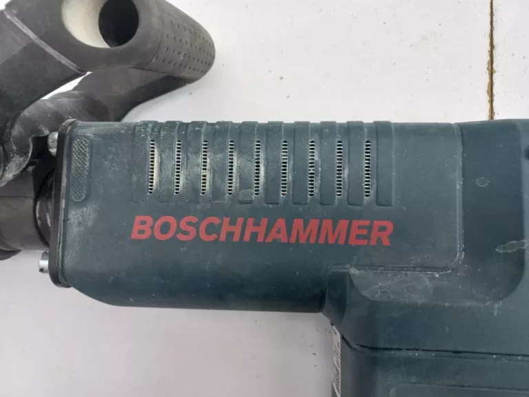 MŁOT UDAROWY BOSCH GSH 11 E DŁUTO WALIZKA