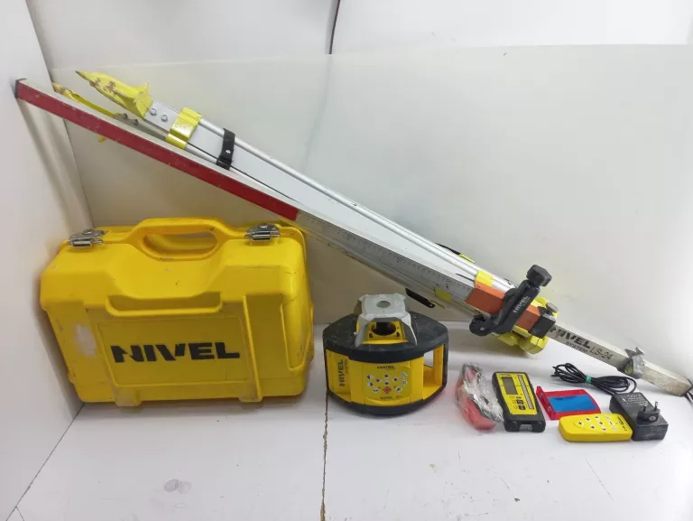 NIWELATOR LASEROWY NIVEL NL520 WALIZKA + STOJAK + ŁATA