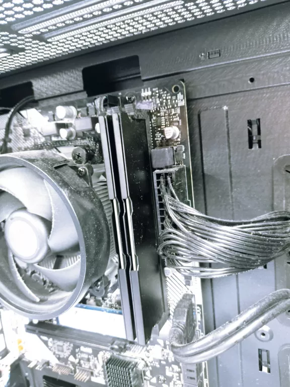 KOMPUTER SMX BATTLESTATION M4B R5-5600/32GB/1TB