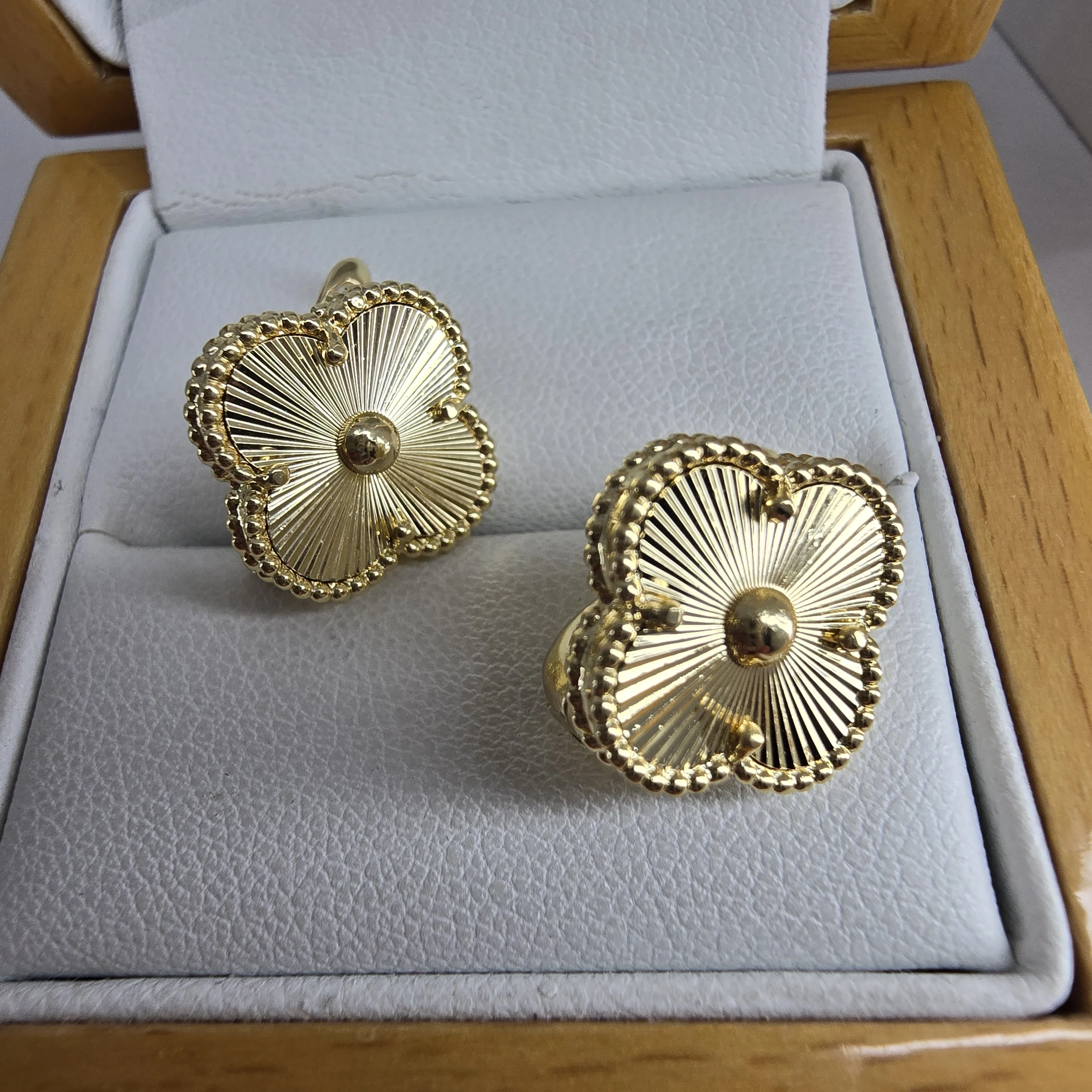 kolczyki-ze-stali-zlote-kwiatki-ean-gtin-5906196905707