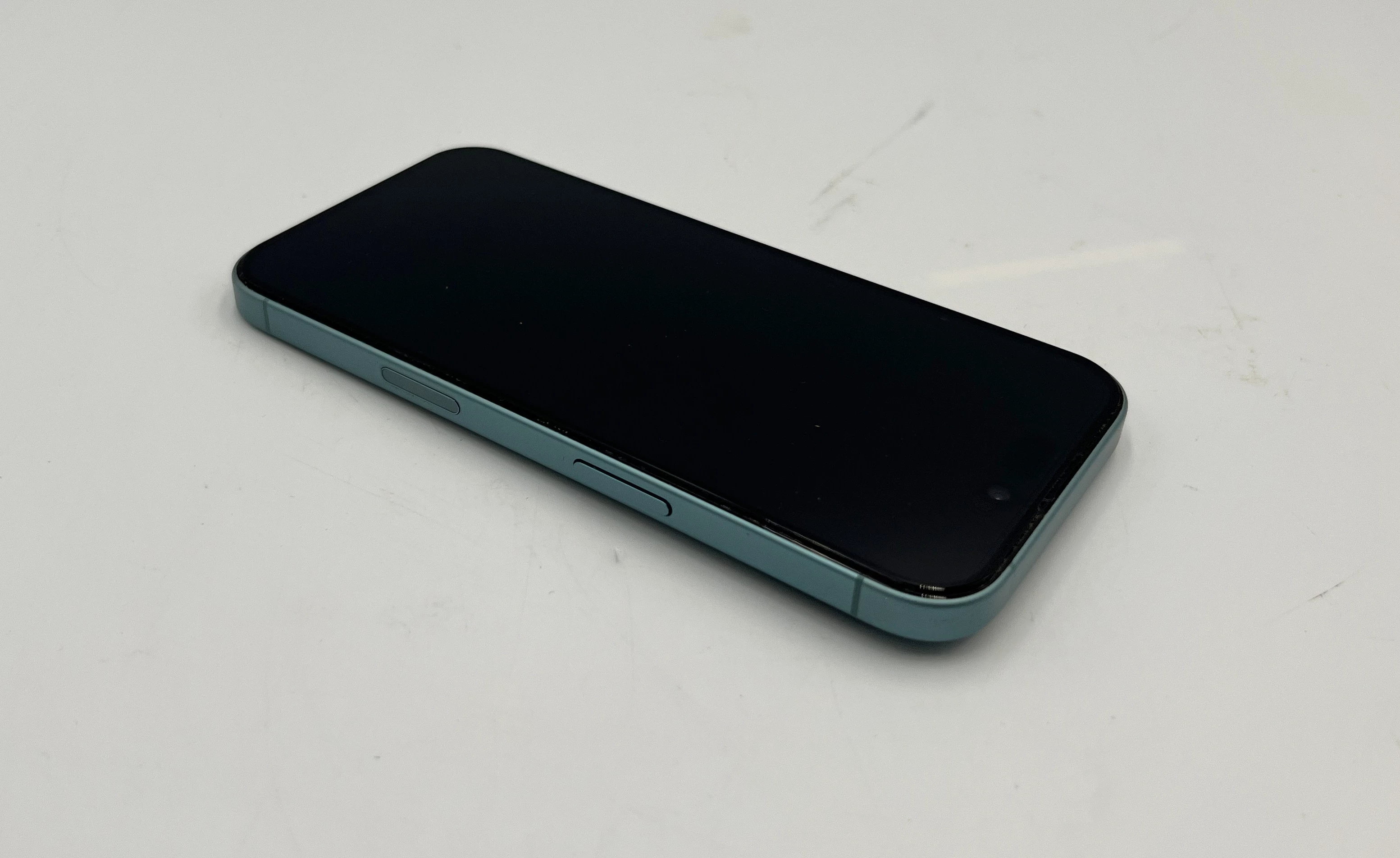 telefon-apple-iphone-16-128-gb-bat100-ean-gtin-195949822551