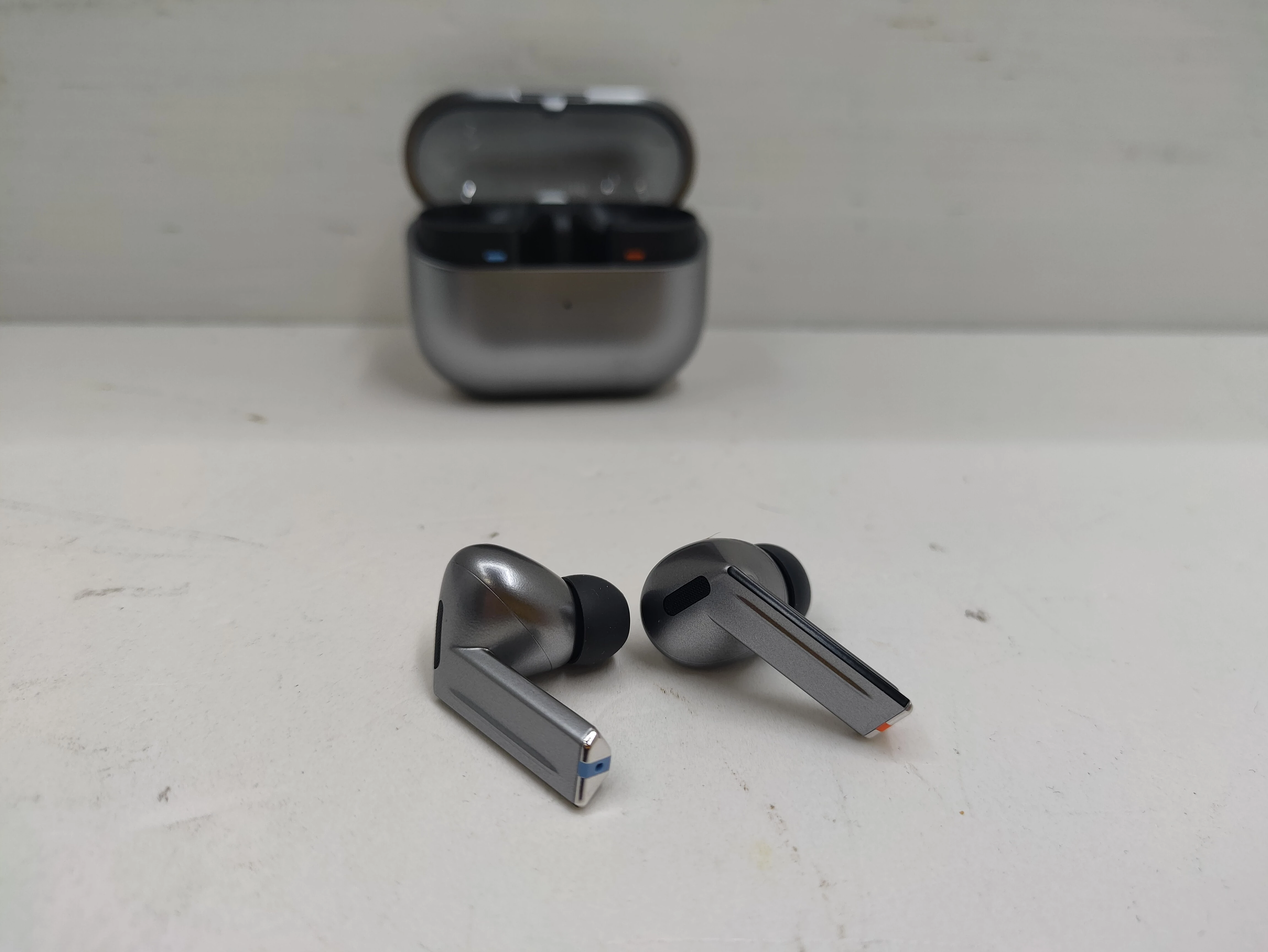 sluchawki-bezprzewodowe-samsung-galaxy-buds3-pro-srebrne-rodzaj-sluchawek-203681-217753