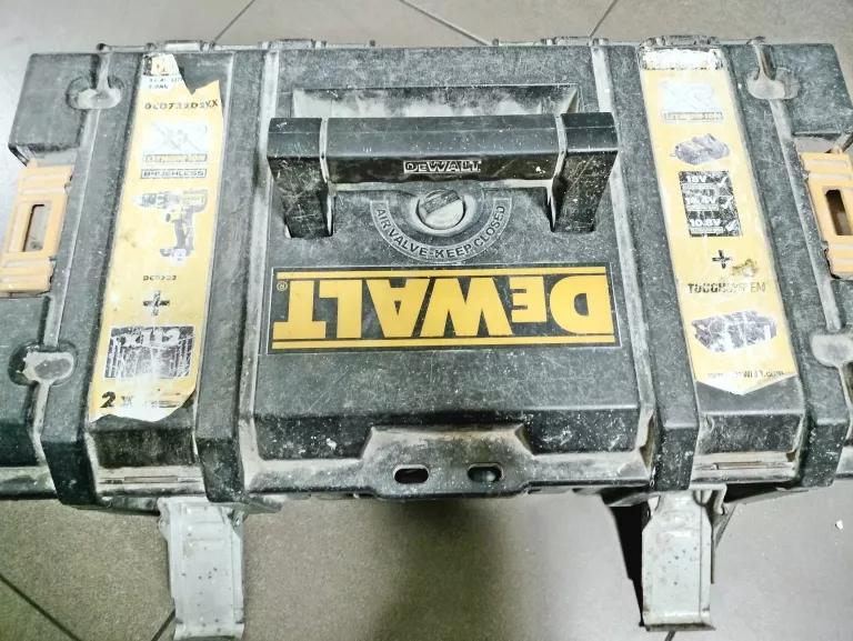 WKRĘTARKA DEWALT DCD732 2XBATERIE ŁADOWARKA AKCESORIA WALIZKA