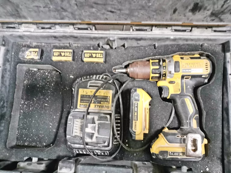 WKRĘTARKA DEWALT DCD732 2XBATERIE ŁADOWARKA AKCESORIA WALIZKA