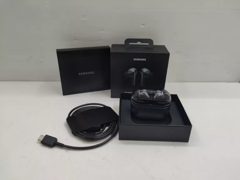 SŁUCHAWKI BEZPRZEWODOWE SAMSUNG GALAXY BUDS3 PRO SREBRNE