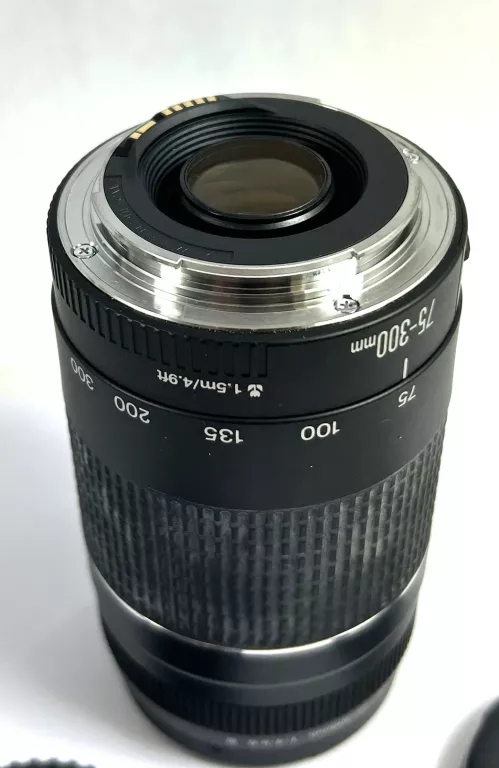 OBIEKTYW CANON LENS EF 75-300MM 1:4-5.6 III  Z PUDEŁKIEM