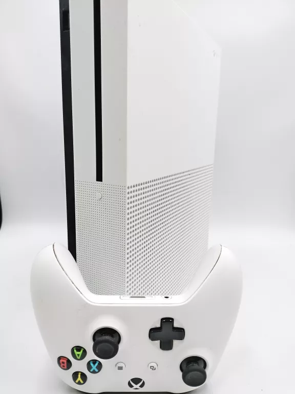KONSOLA XBOX ONE1681  500 GB BIAŁY + PAD + OKABLOWANIE