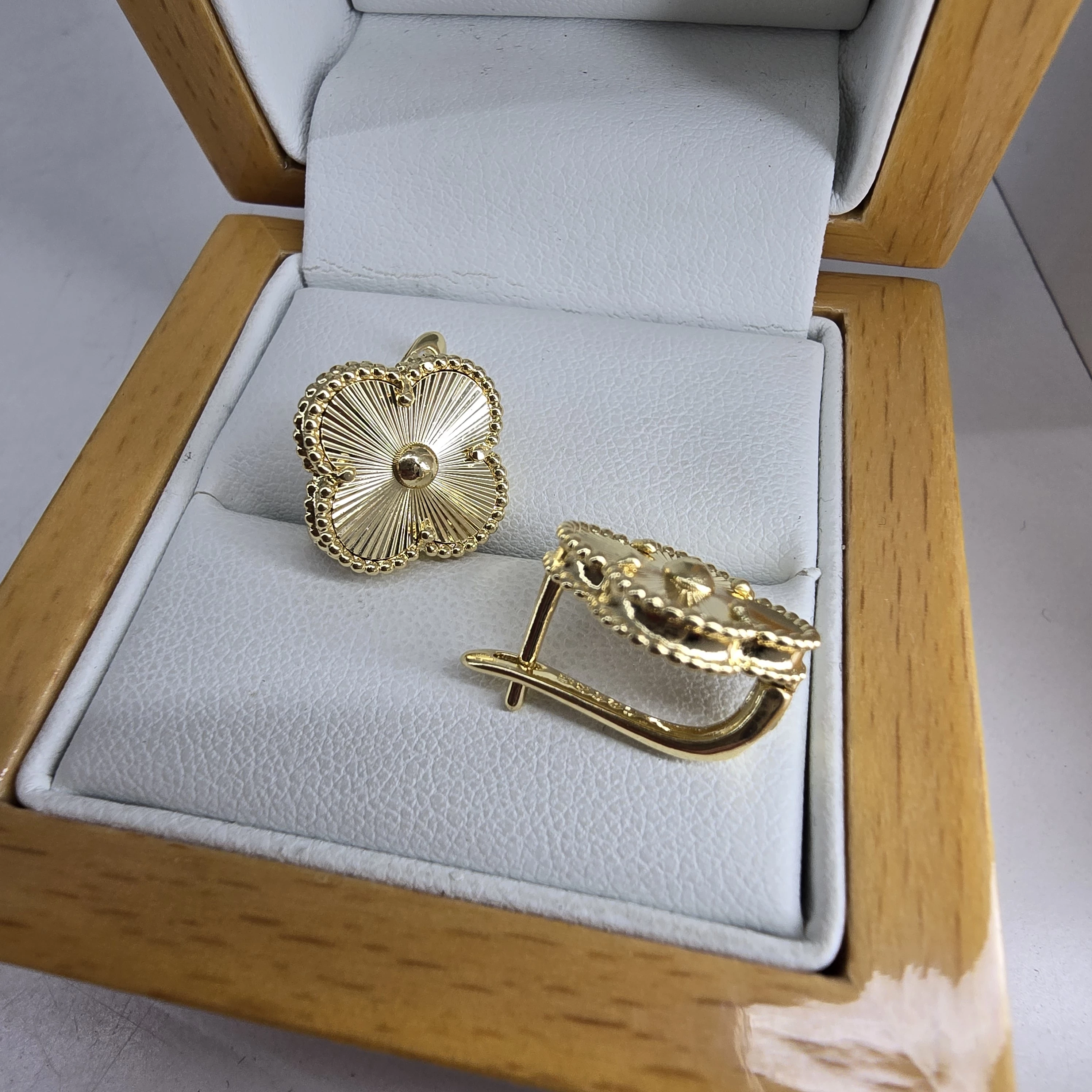 kolczyki-ze-stali-zlote-kwiatki-stan-11323-238058