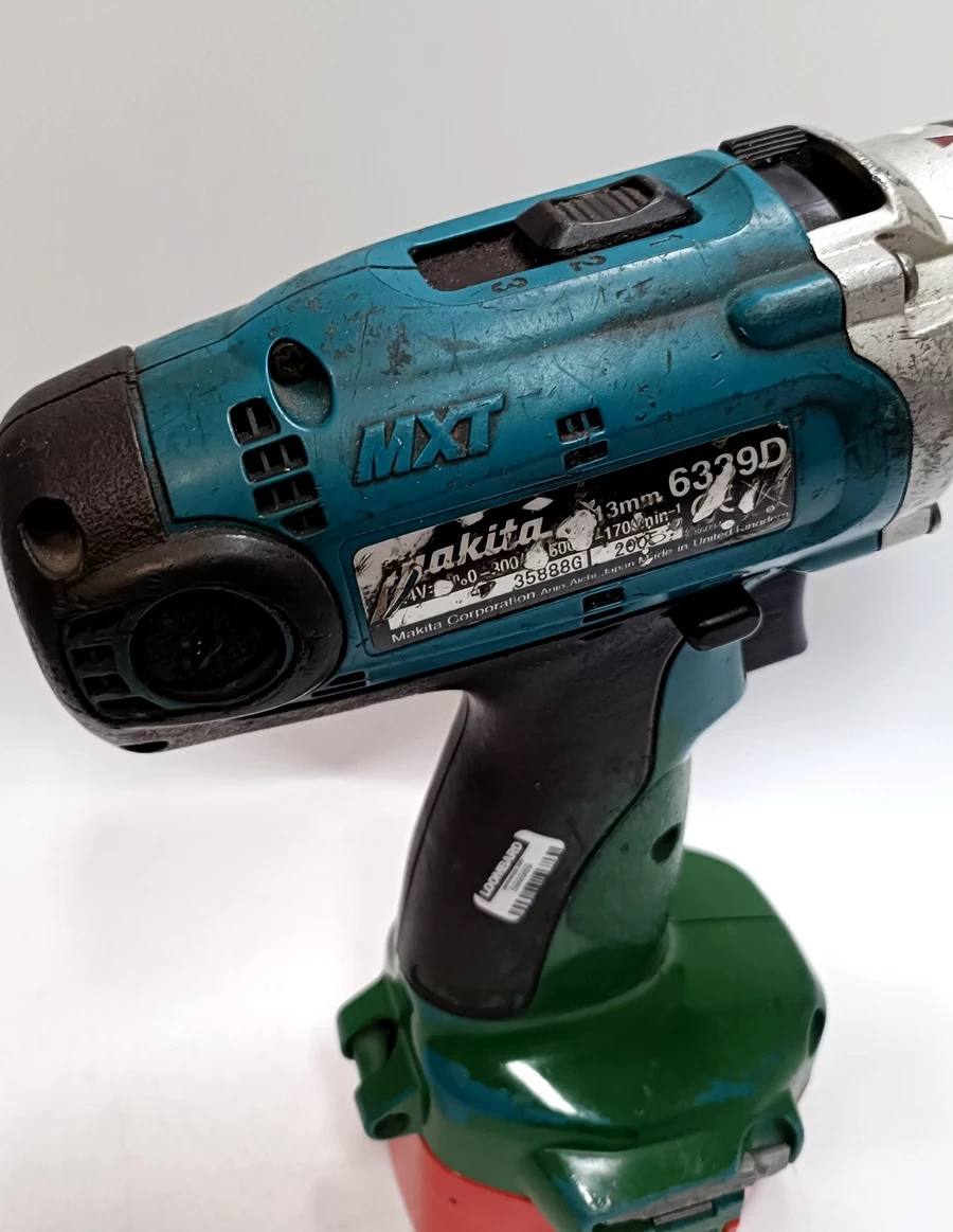 wkretarka-makita-6339d-144v-ladowarka-napiecie-v-128551-6