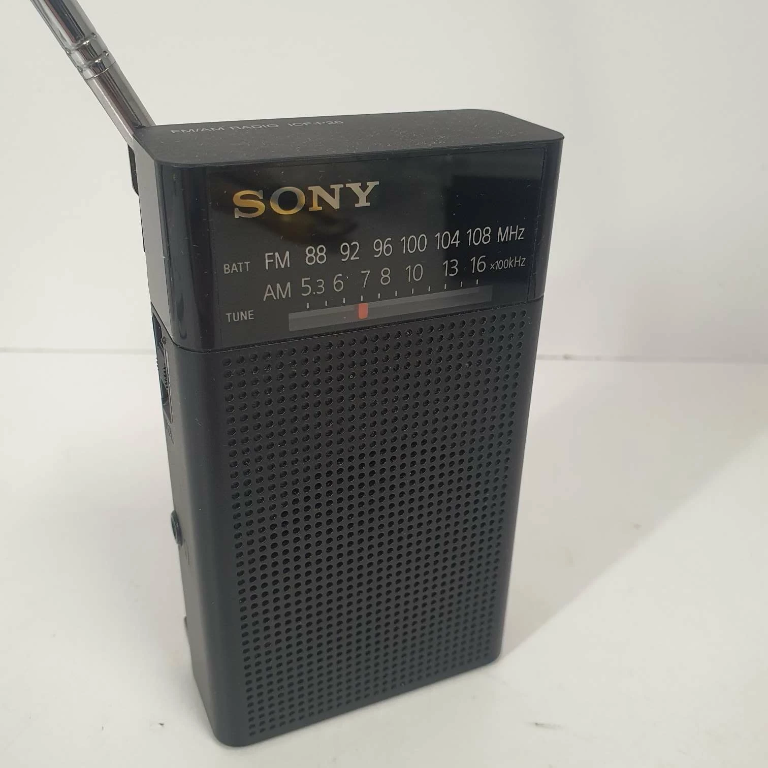 radio-przenosne-turystyczne-sony-icf-p26-stan-11323-2