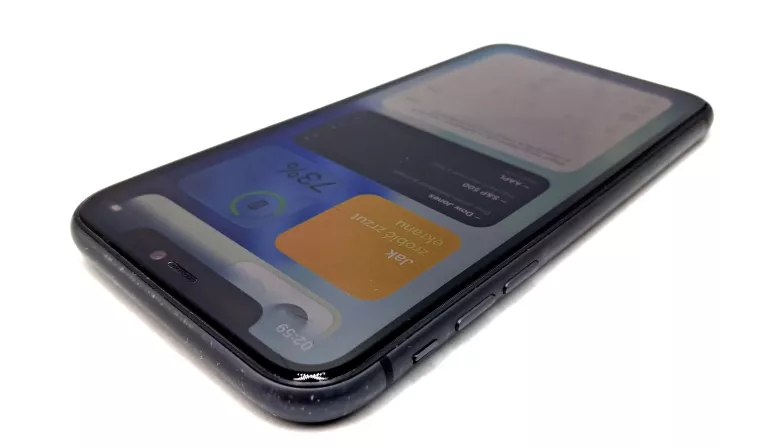 SMARTFON APPLE IPHONE 11 4 GB / 64 GB 4G (LTE)