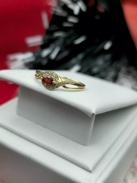 ZŁOTY PIERŚCIONEK 1,26G 585 R. 17