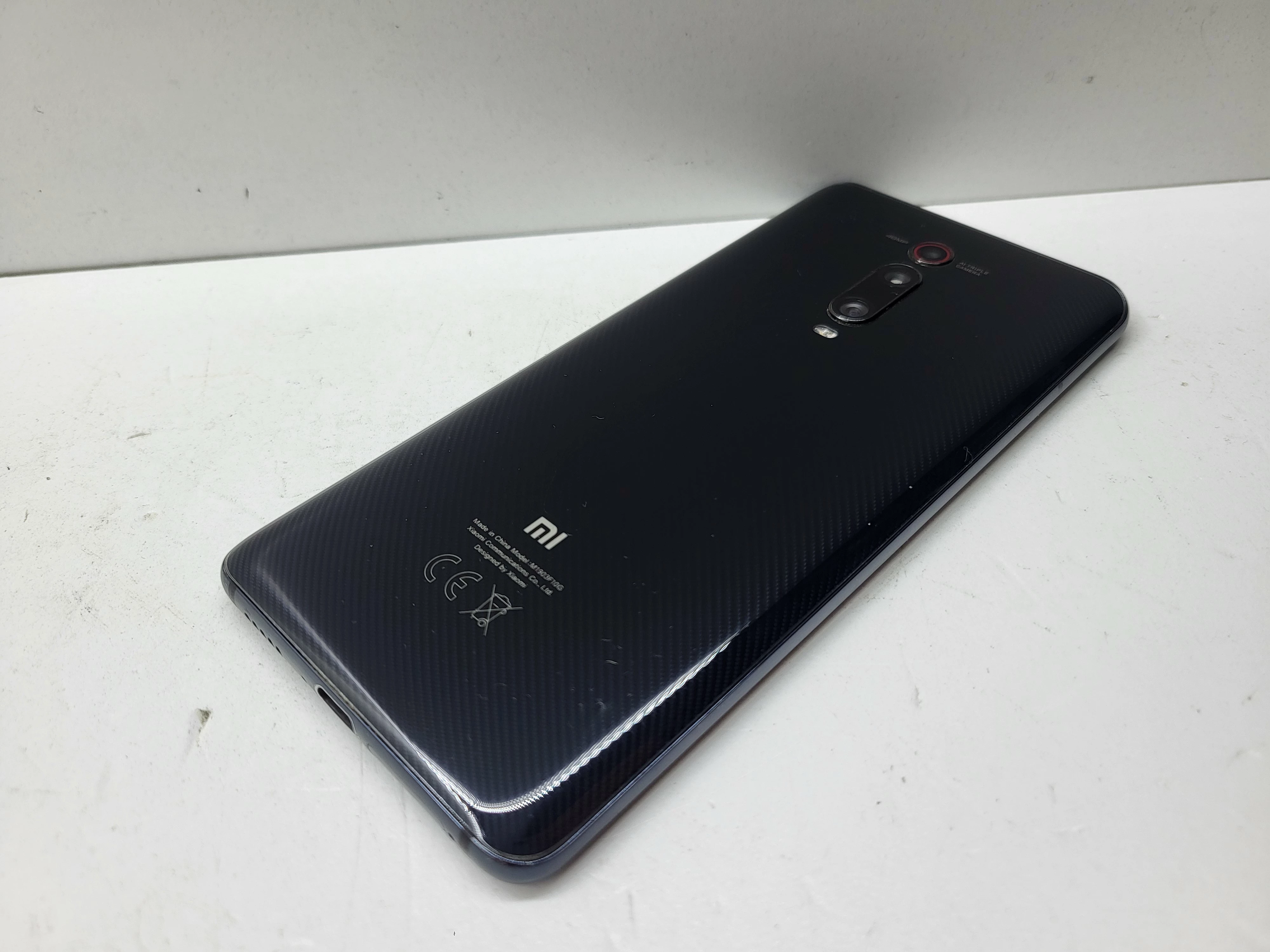 telefon-xiaomi-mi-9t-pojemnosc-akumulatora-4000