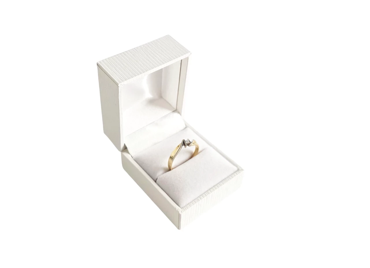 zloty-pierscionek-z-brylantem-585-136g-slowackiego-68-warszawa