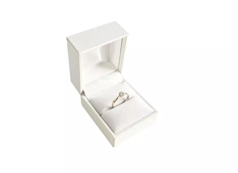 pierscionek-biale-zloto-z-brylantem-585-114g-slowackiego-68-warszawa