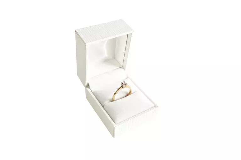 ZŁOTY PIERŚCIONEK Z BRYLANTEM (585) 2.56G