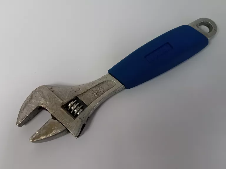 LAMPA WARSZTATOWA + KLUCZ