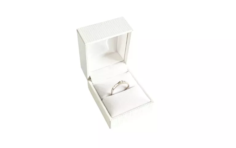 pierscionek-biale-zloto-z-brylantem-585-195g-slowackiego-68-warszawa