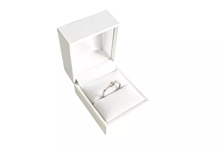 pierscionek-biale-zloto-z-brylantem-585-129g-stan-11323-238058