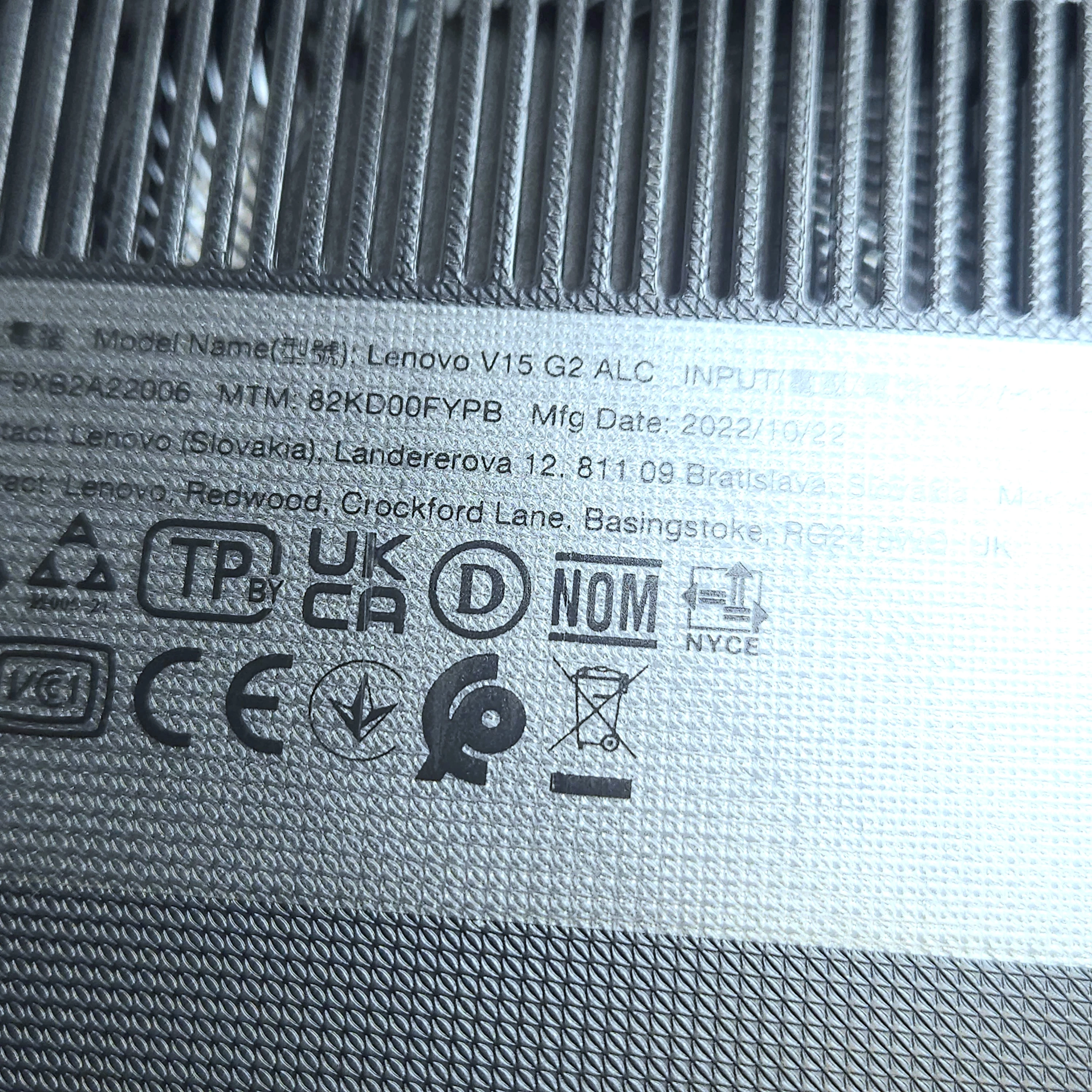 laptop-lenovo-v15-g2-amd-ryzen-3-5300u-ram-8gb-ssd-256-seria-procesora-4366-293009