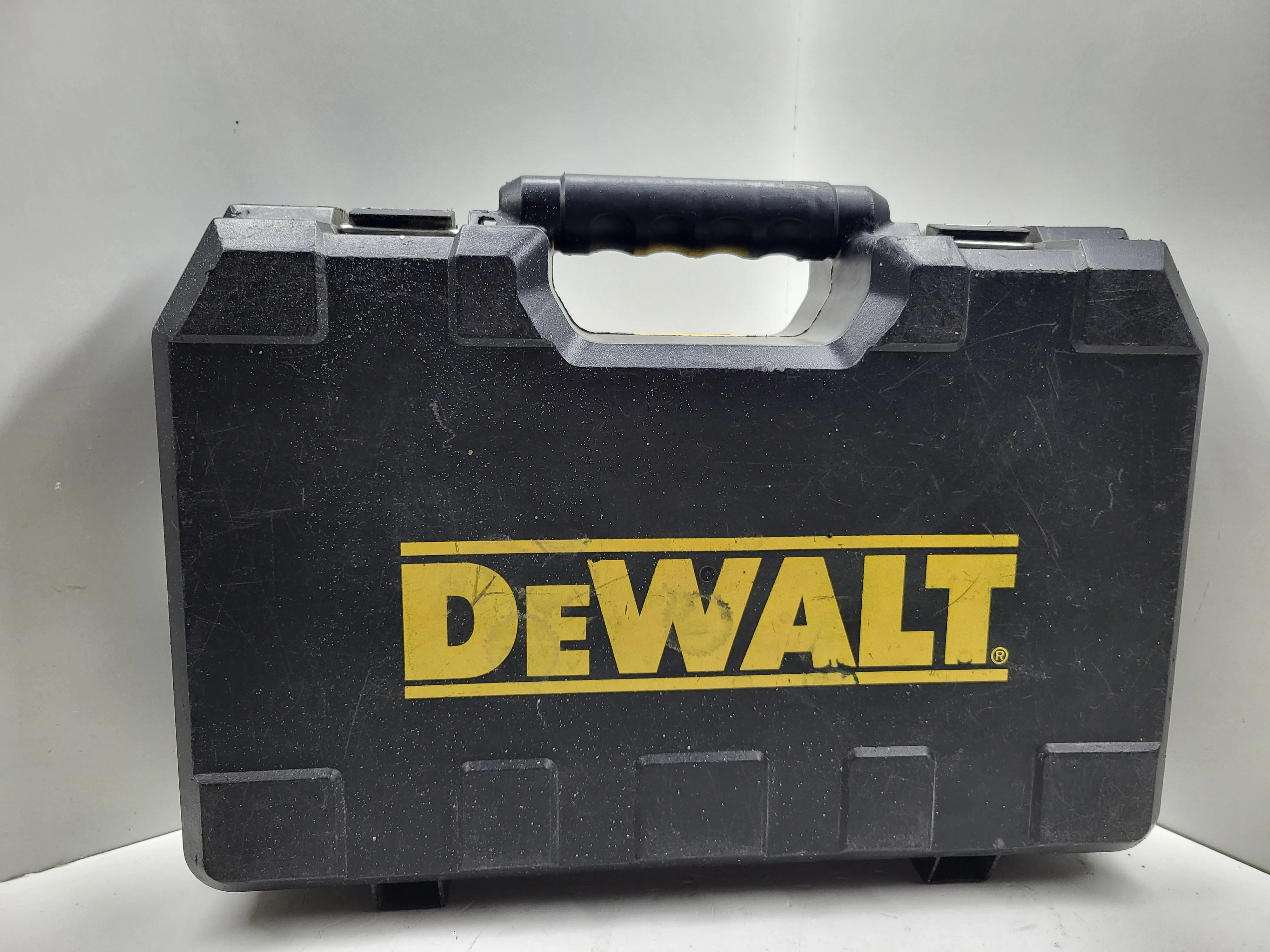 wkretarka-dewalt-dcd780-2-akumulatory-40ah-twardy-moment-obrotowy-6000