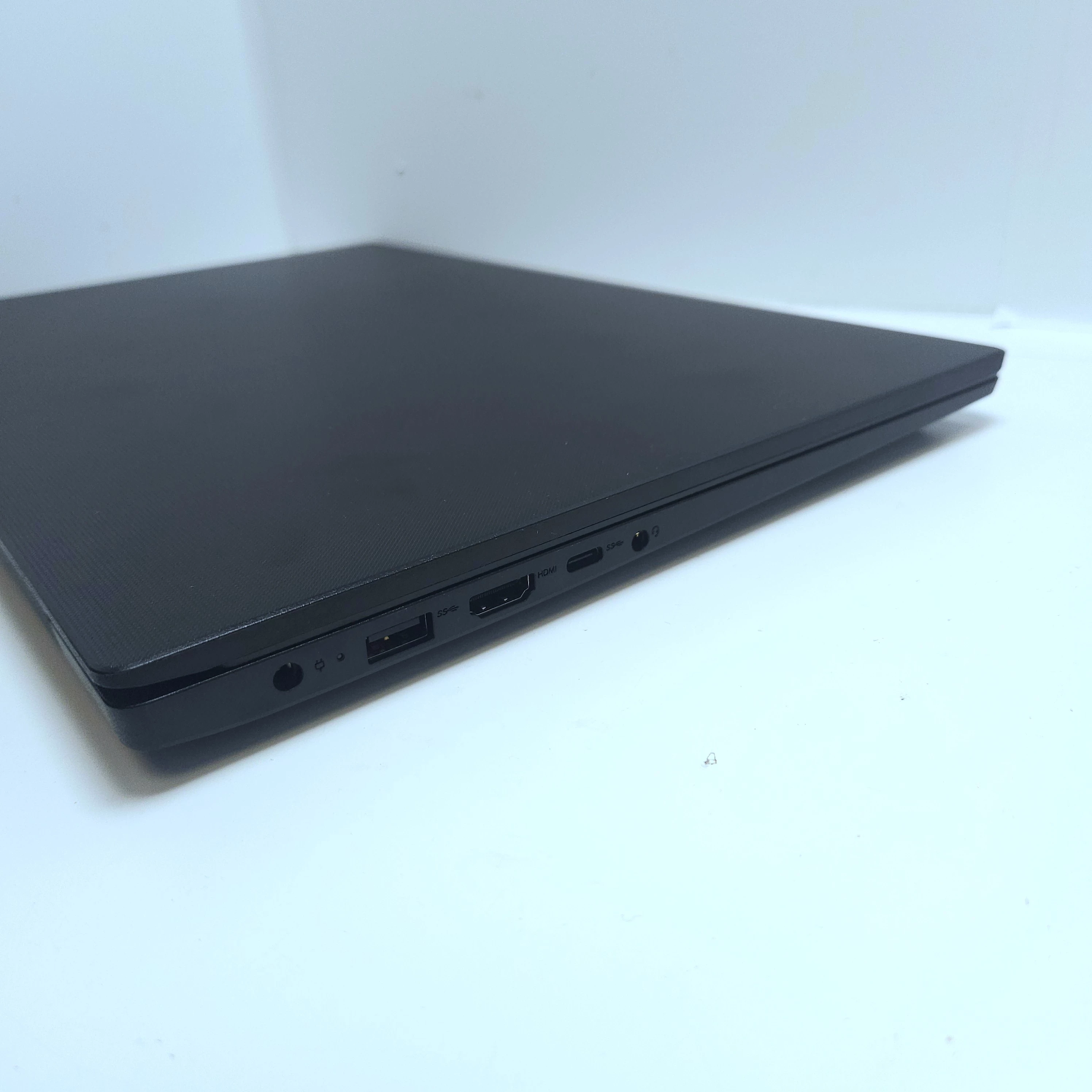 laptop-lenovo-v15-g2-amd-ryzen-3-5300u-ram-8gb-ssd-256-kod-producenta-82kd00fypb