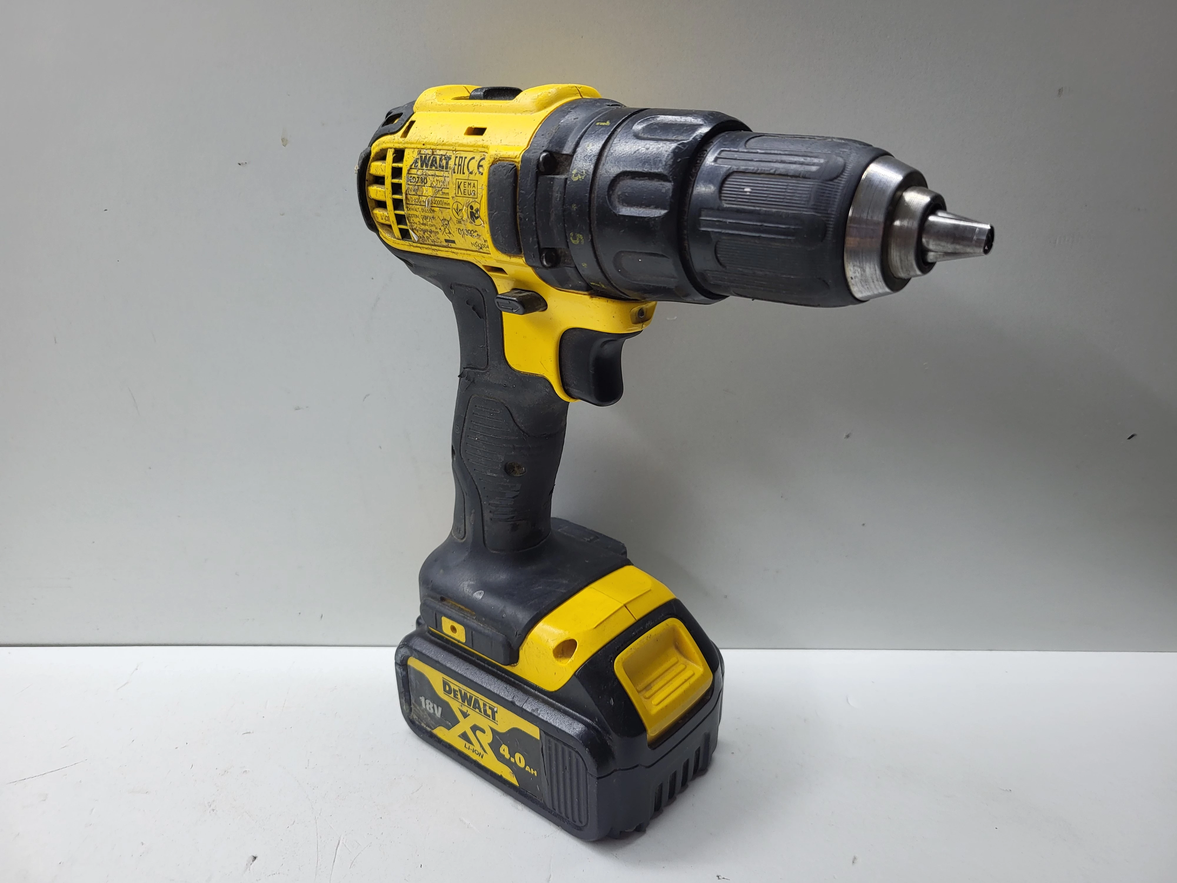 wkretarka-dewalt-dcd780-2-akumulatory-40ah-rodzaj-silnika-204657-221321