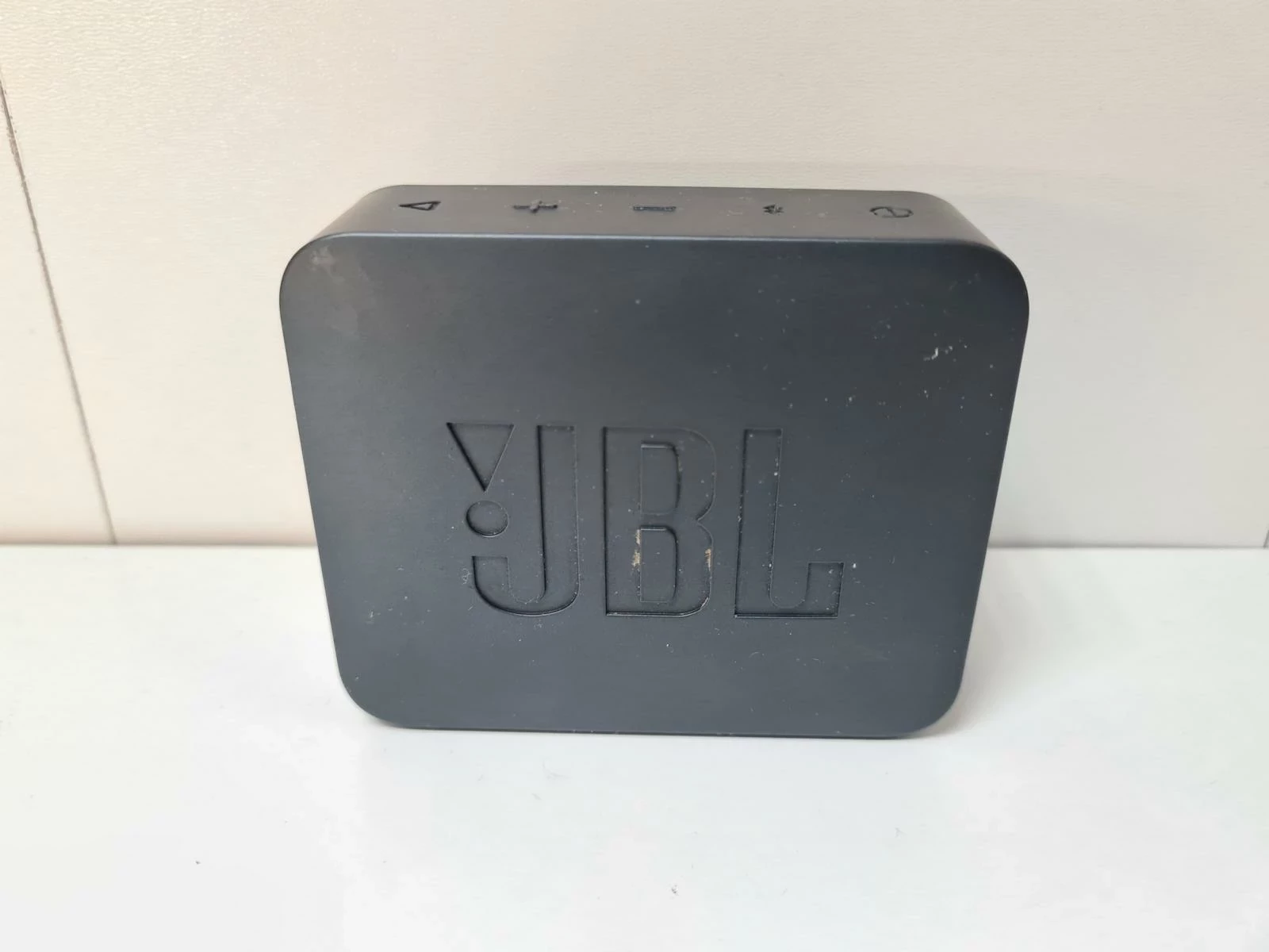 glosnik-jbl-go-essential-stan-11323-2