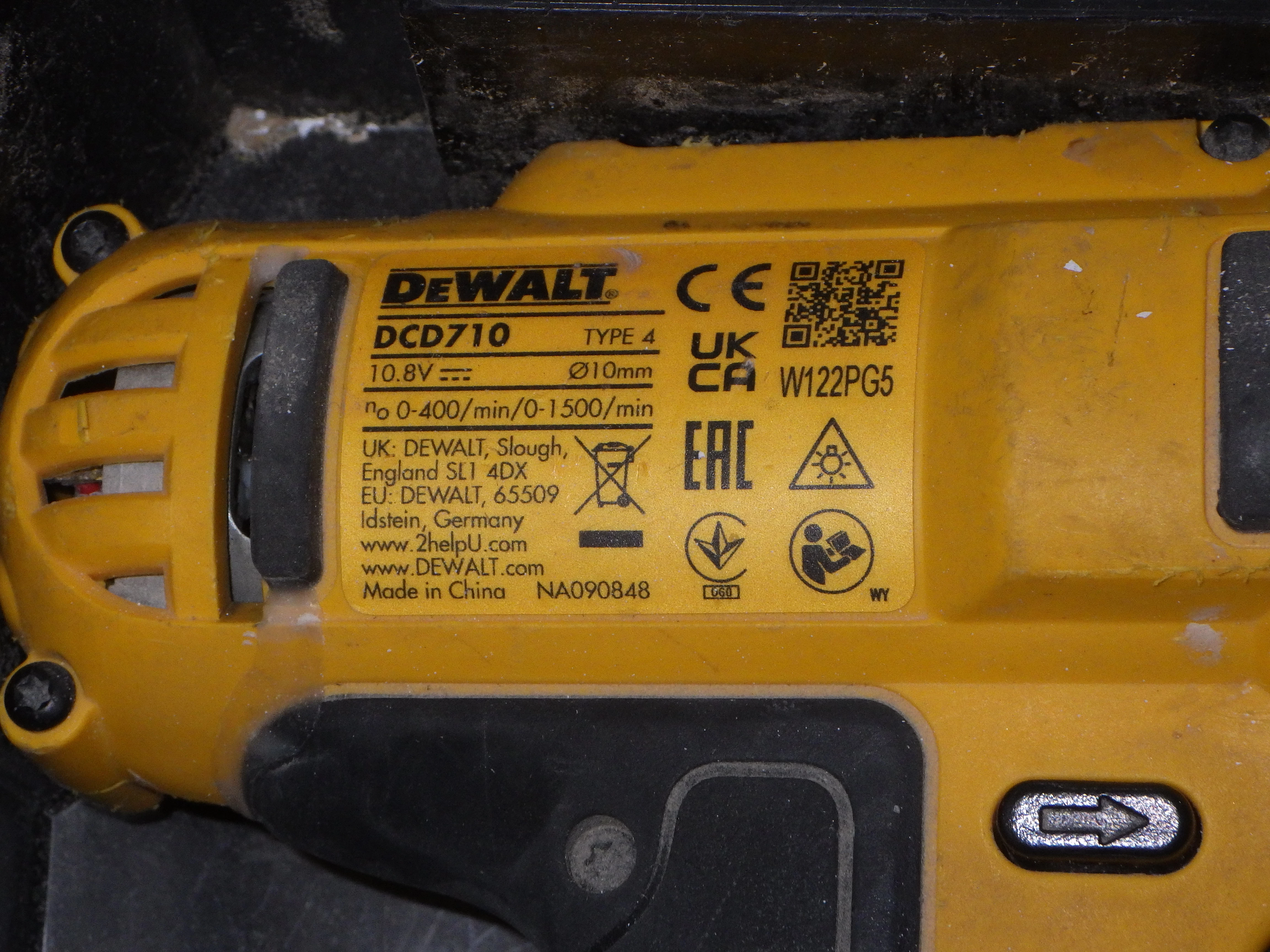 zestaw-dewalt-wkretarka-zakretarka-dck211d2t-walizka-stan-11323-2